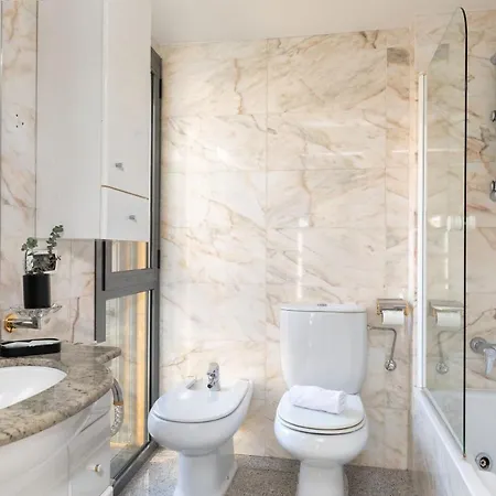 Flateli Placa Catalunya 10 *