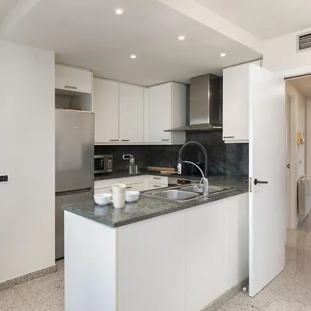 Flateli Placa Catalunya 10 Apartment *