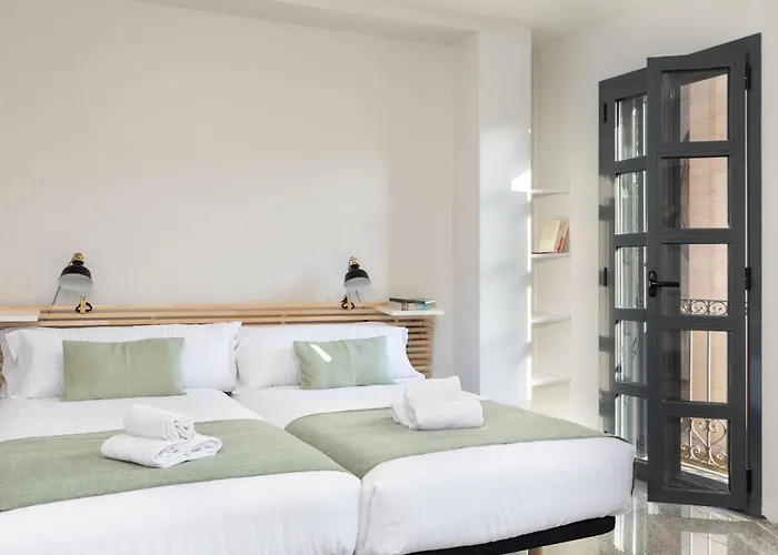 Flateli Placa Catalunya 10 Апартаменты *
